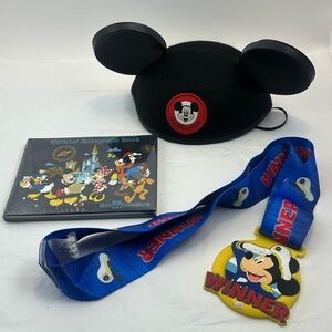 DisneyWorld bundle; Mickey Ears/hat, Mickey medal, & nwt autograph book